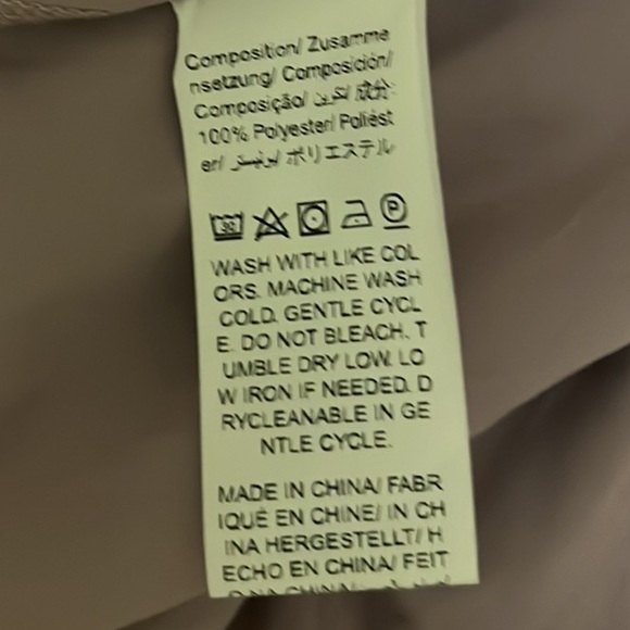 AmyEnjoyLife, Big Long Sleeves, Cut Out Back Dress, Lavender Color, Size Small - Picture 6 of 6